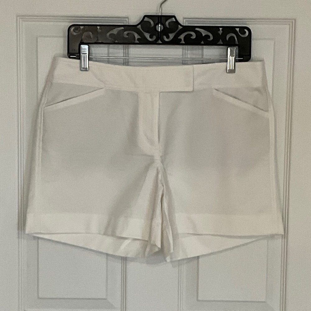 Ann Taylor Signature White Cotton/Spandex blend chino shorts Size 8 NEW NWT MINT